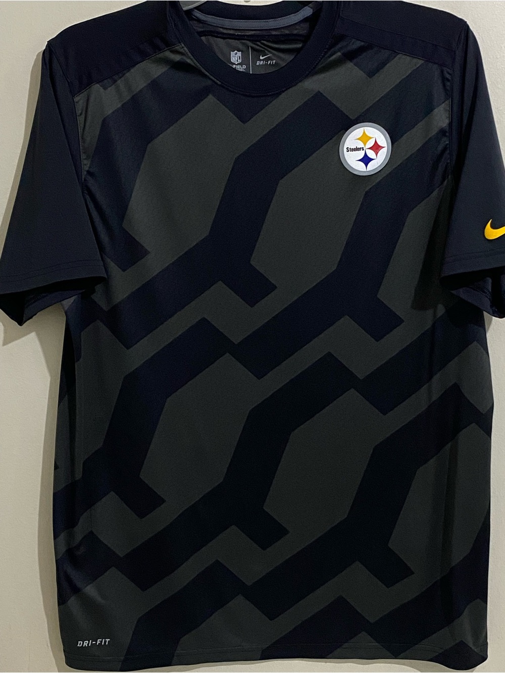Nike Tee NFL Black & Dark Black/Gray Pittsburgh Steelers Graphic Shirt